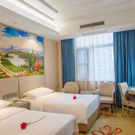 Vienna Hotel Nanyang People Road Exterior photo